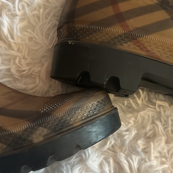 Burberry Rainboots Sz 38. In very good condition! Only worn a handful of times. - Picture 6 of 10